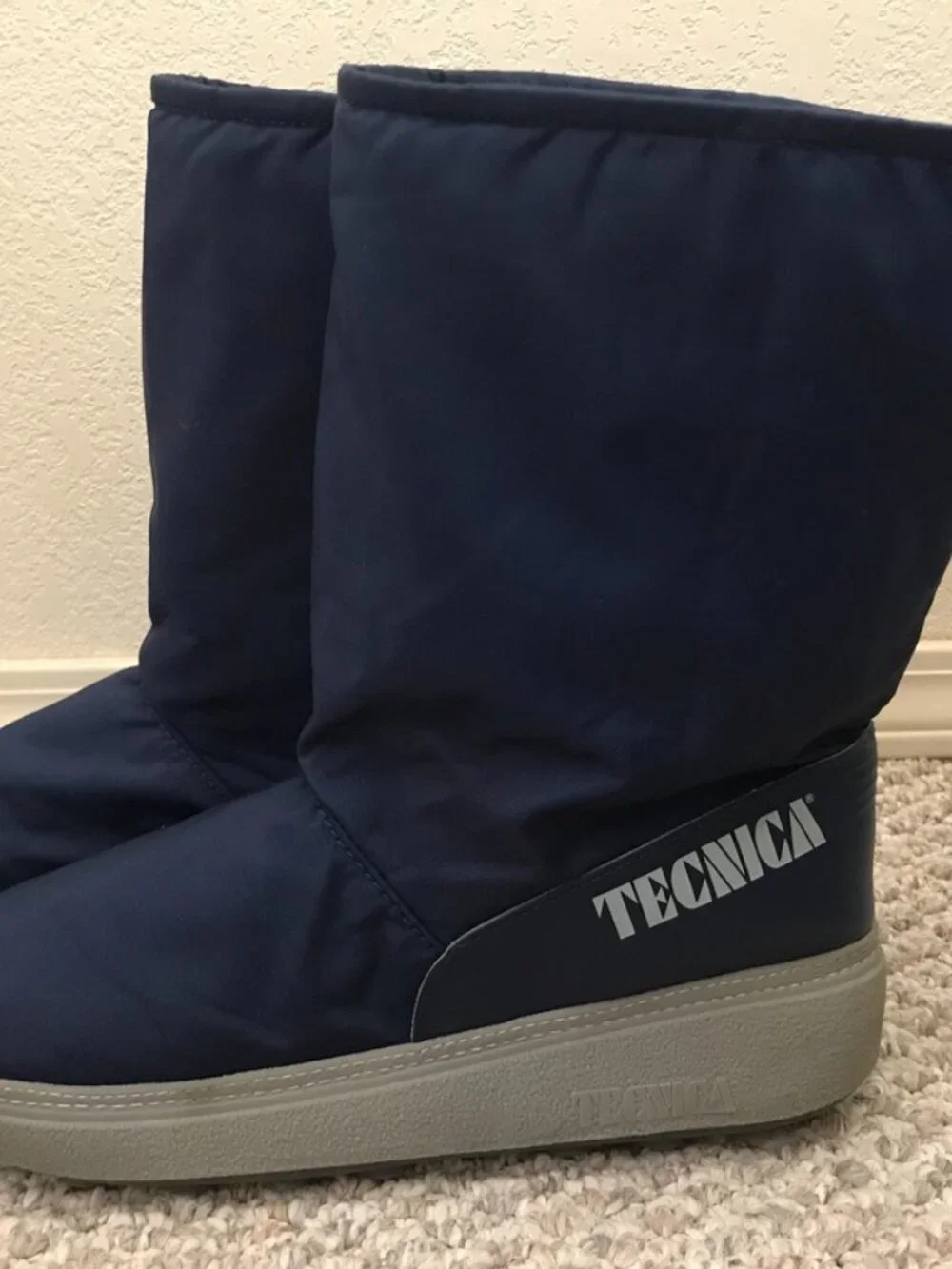 vintage TECHNICA lined moon boots size 45-46 blue and grey made in Italy